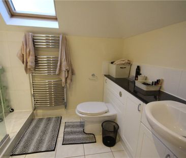 Egham Hill, Englefield Green, Egham, Surrey, TW20 0AL - Photo 6