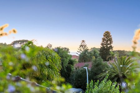 Beautiful Family Home in Mindarie - Photo 3