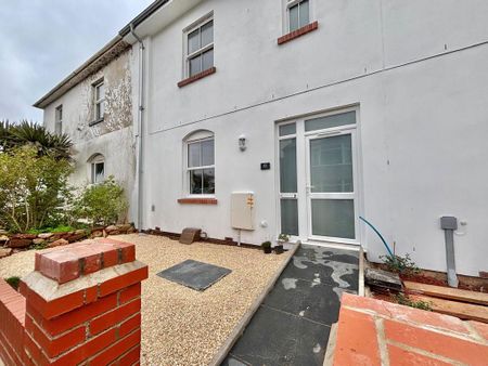 3 bedroom terraced house to rent - Photo 4