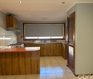Freshly Painted 3 Bedroom Unit in Convenient Location - Photo 5