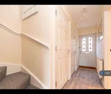 3 bedroom semi-detached house to rent - Photo 6