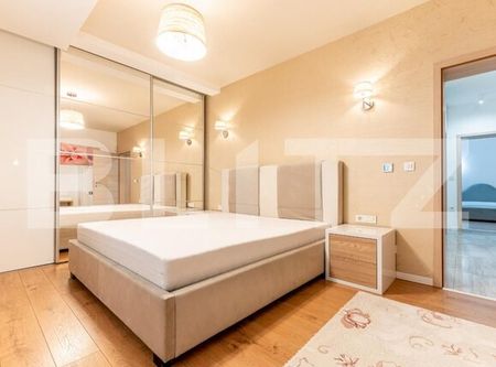 Apartament 4 camere, 120 mp, parcare, zona Plopilor - Photo 2