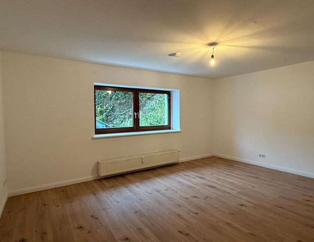 58762 Evingsen - Ruhige 2-Zi. Wohnung mit Stellplatz/ Terrasse - Photo 1