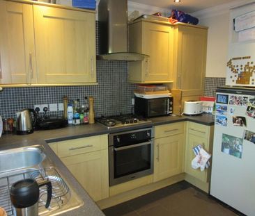 2 bedroom semi-detached house to rent - Photo 6