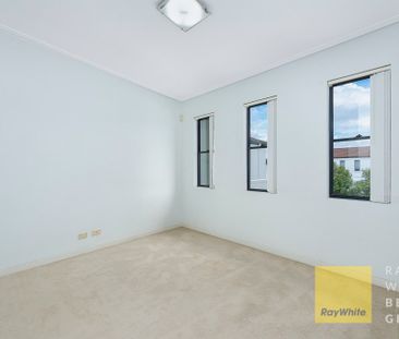 65 Sickle Avenue, Hope Island QLD 4212 - House For Rent | Domain - Photo 2