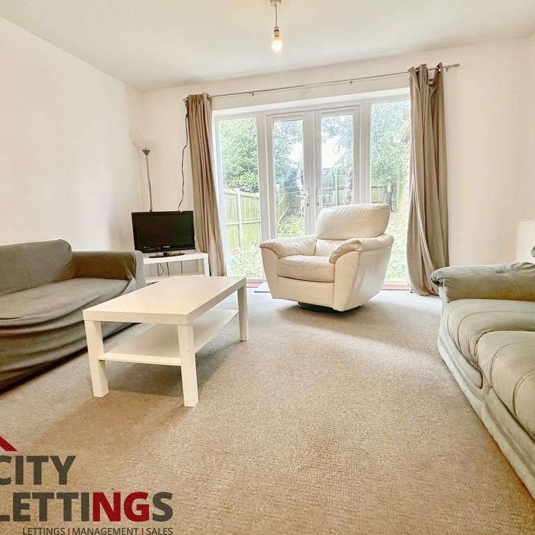1 bedroom in a house share to rent - Photo 1