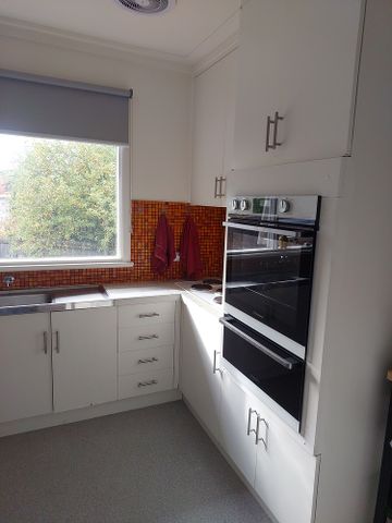 2-bedroom shared house, Hotham St - Photo 3