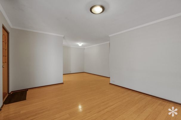 4/4 Birdwood Avenue - Photo 1