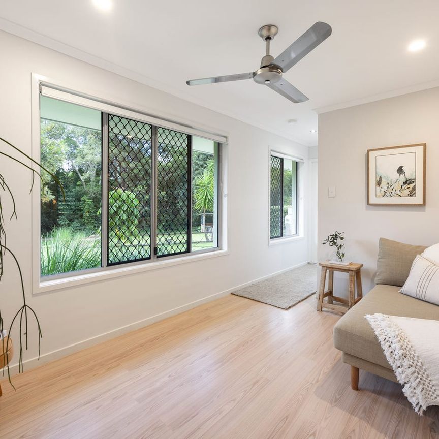 5 bedroom Resort-Style Retreat Home - 6 months lease - Photo 1