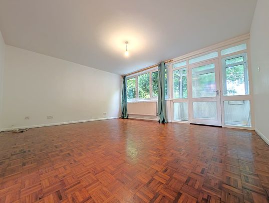 3 Bed Maisonette, Pinelands Close, SE3 - Photo 1