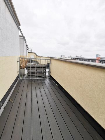 70m²DG Wohnung mit 2 Terrassen / mit Blick auf d. Schneeberg - Photo 2