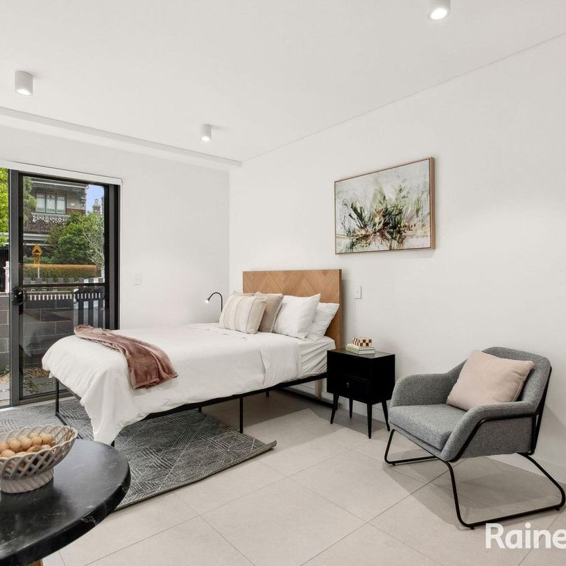 FURNISHED STUDIO APARTMENTS - RENT INCLUDES WATER,GAS,ELECTRICITY AND INTERNET! - Photo 1