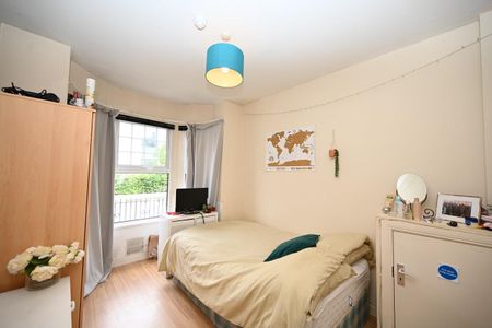 42 St. Ives Gardens, Belfast, BT9 5DN - Photo 3