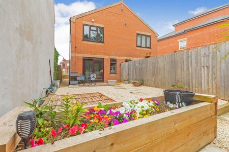 Salisbury Road - Photo 2