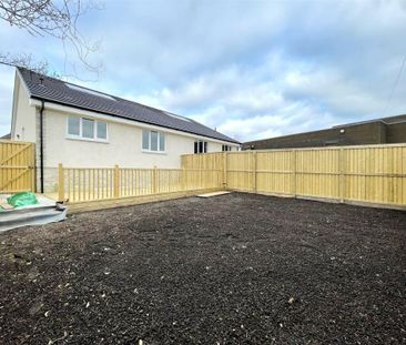 3 bedroom semi-detached bungalow to rent - Photo 1