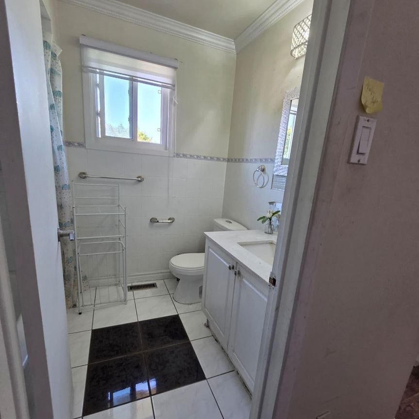 For Lease - 32 Shenstone Avenue, Brampton, Ontario - Photo 1