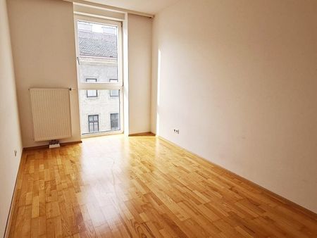 INNSTASSE, unbefristete 67 m2 Altbau, 2 Zimmer, Komplettküche, Wannenbad, Parketten, 3. Liftstock - Photo 5