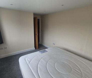 3 bedroom apartment to rent - Photo 3