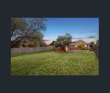 Three Bedroom Family Home - Walk to The Chase Shopping Center - Photo 2