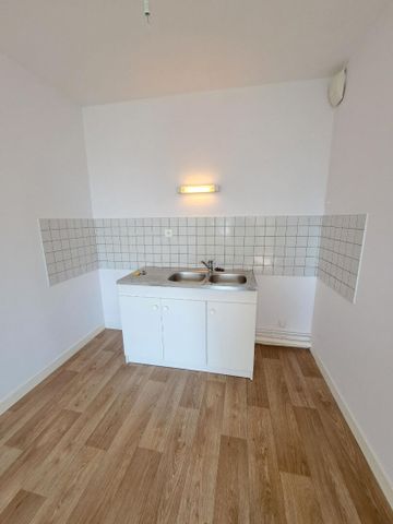 Location Appartement 2 pièces 60m² AVRANCHES 50300 - Photo 2