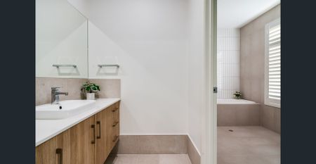 Contemporary 4 bedroom terrace home on low maintenance corner allotment - Photo 5