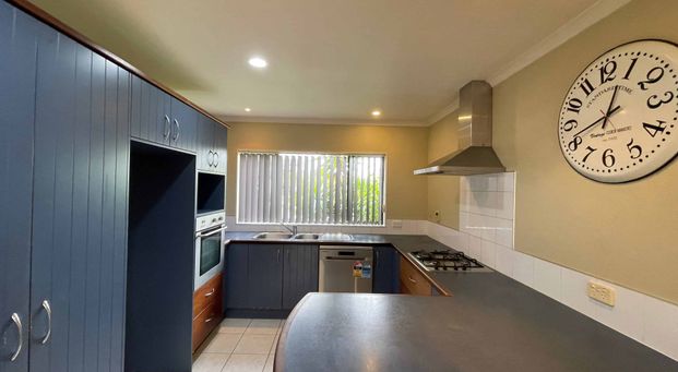 GRAB THE FAMILY HOME - Photo 1