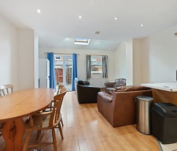 6 Bed Student Accommodation - Photo 3