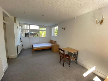 5 bedroom flat to rent - Photo 4