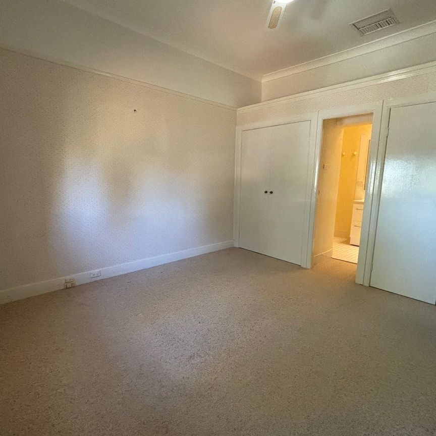 East Tamworth Federation Style - Photo 1