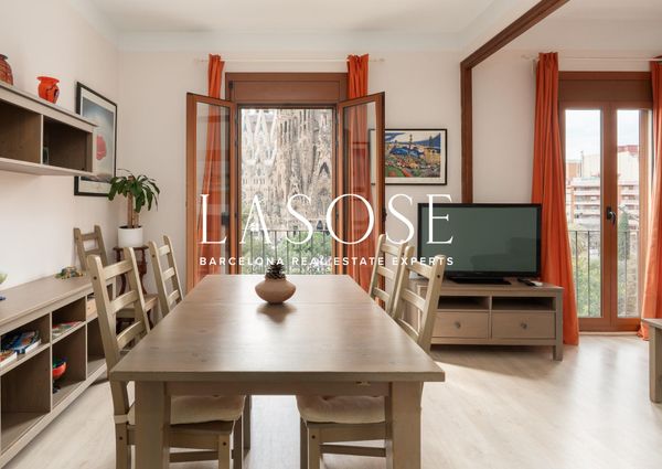 Apartment 63m² with terrace to rent in Dreta de l'Eixample, Barcelona