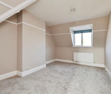 2 bedroom Flat To Let - Photo 3