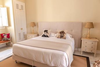 Luxury Villa for rent in Benahavís, Spain