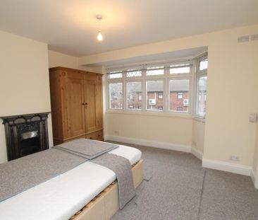 4 bedroom semi-detached house to rent - Photo 5