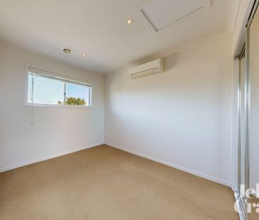 2/4-6 Smyth Street, Mount Waverley - Photo 2