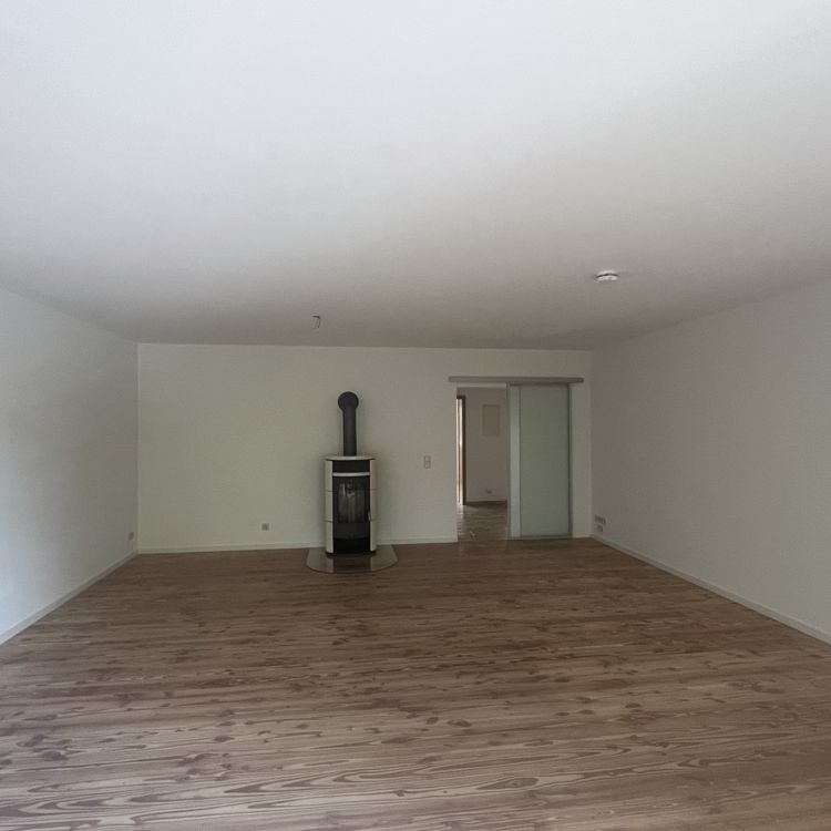 **Ballrechten-Dottingen**Tolle 4 Zi. Whg. mit EBK, 2x Balkon, Stellplatz*ab 01.04.2026 bezugsfrei* - Photo 1