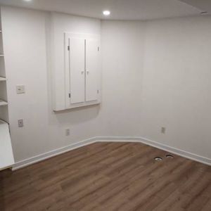 One bedroom basement apartment - Photo 2