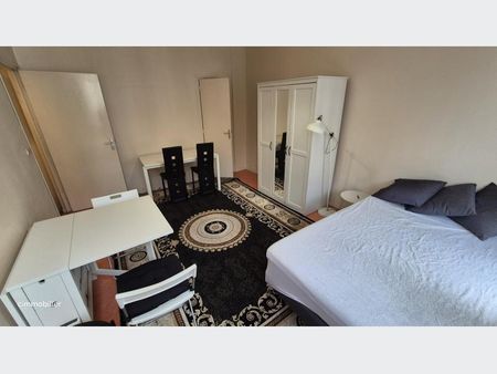 Appartement à Louer à LILLE 673 € - Photo 2