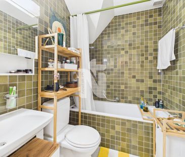 Charming 2,5-Zimmer-Maisonette mit Terrasse, Ausblick und Naturfels - Photo 1