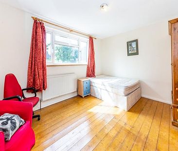 4 bedroom town house with garden close to Tufnell park Station - Photo 1