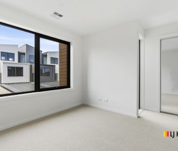 Townhouse In Central Location - Photo 3