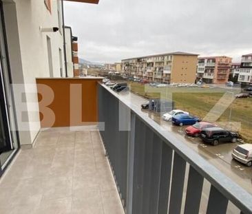 Apartament o camera, decomandat, 36 mp, lift, parcare, zona strazii Eroilor! - Fotografie 1