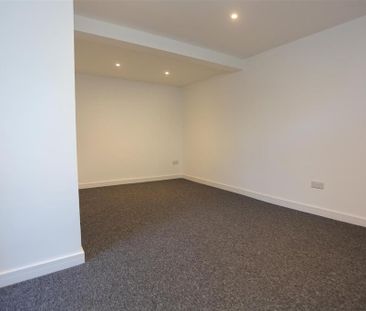 2 bedroom maisonette to rent - Photo 6