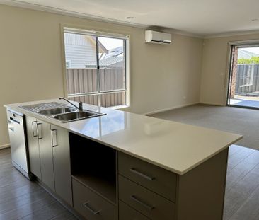 21 Casina Court Epsom VIC - Photo 6