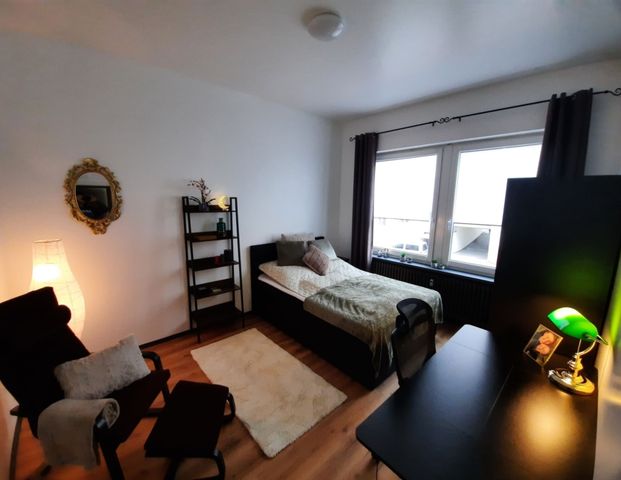 WG-Zimmer in frisch renovierter Wohnung zu vermieten! - Photo 1