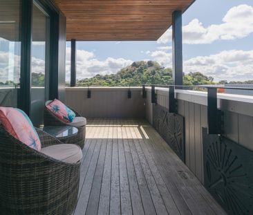 Modern 3-Bedroom Apartment with Stunning Views! - Photo 4