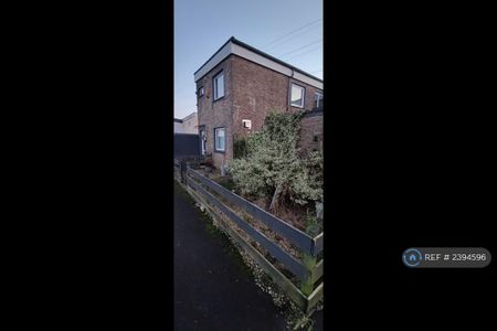 2 bedroom end of terrace house to rent - Photo 2