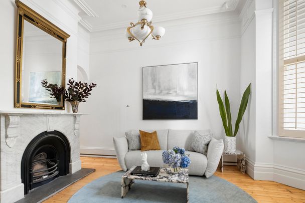 15 Dundas Place, Albert Park - Photo 1