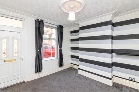 3 bedroom terraced house to rent - Photo 4