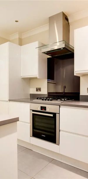 1 bedroom flat in Hatherley Grove - Photo 1