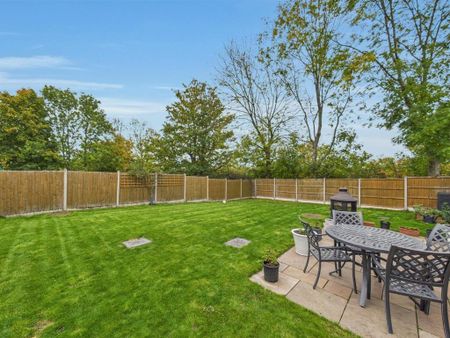 2 bedroom detached bungalow to rent - Photo 2